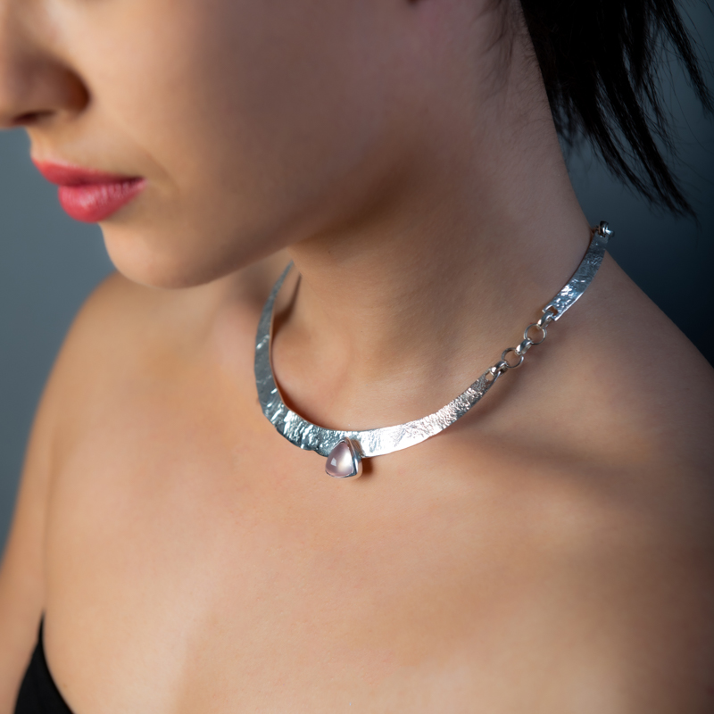 Handmade, sterling silver necklace 925°, necklace from the fire series, with natural pink quartz. 

