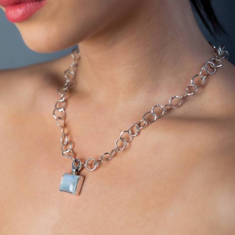 The Ultimate Guide to Chain Length: Choose the Right One for Every Situation.